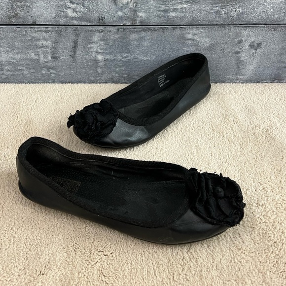 Mix No. 6 Black Flats - Picture 2 of 4
